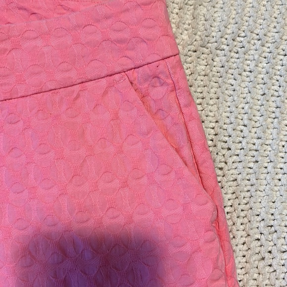 Crown and Ivy Pink Scalloped Shorts Size 0 petite - Picture 3 of 6